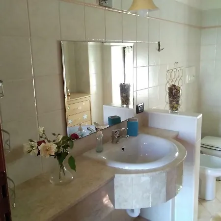 Crotto Bedroom 3* ארגגנו